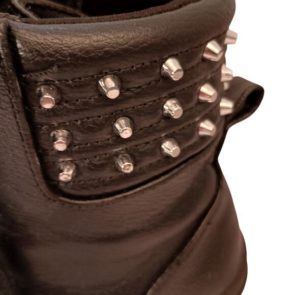 No Boundaries Black Womens Spiked Black Boots 2 Inch Block Heels Gothic Look 7.5 - Picture 3 of 9